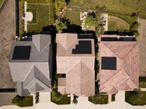 Solar vs. Wind Energy: Which Alternative Energy Source is Right for Your Home?